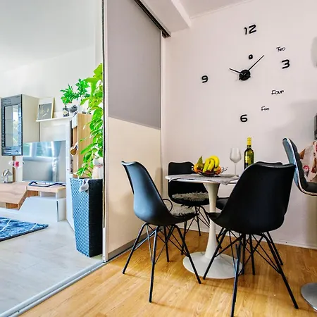 Fancy - Near The Bridge Daire Zadar