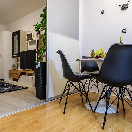 Fancy - Near The Bridge Apartment