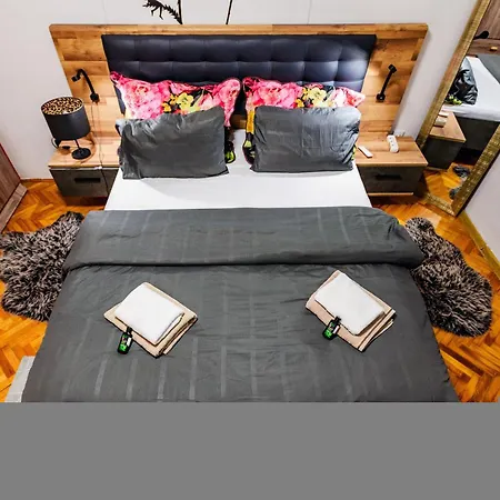 Fancy - Near The Bridge Apartment *