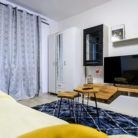 Fancy - Near The Bridge Apartment Zadar