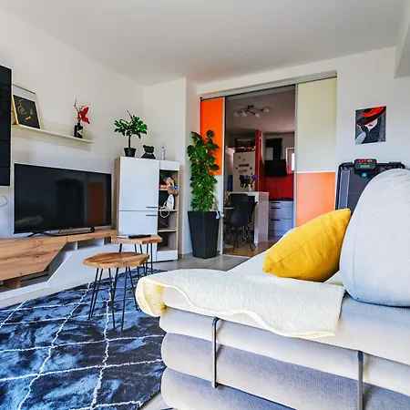 Fancy - Near The Bridge Apartment